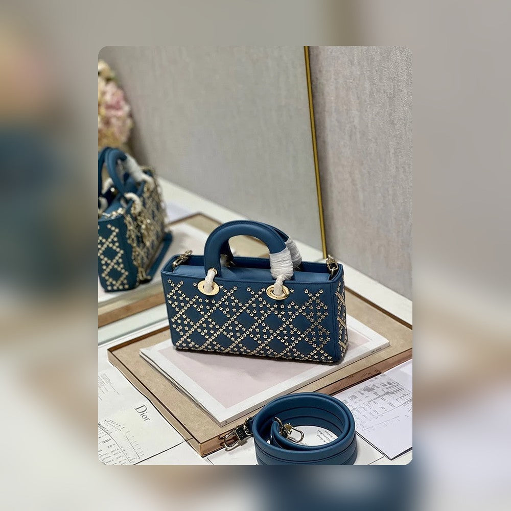 Anum Bags Detail