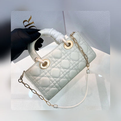 Anum Bags Detail