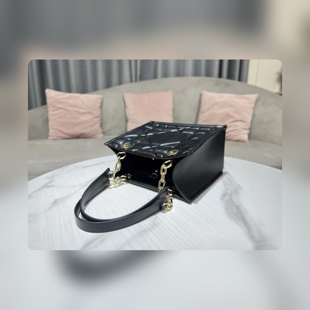 Anum Bags Detail
