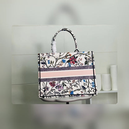 Anum Bags Detail