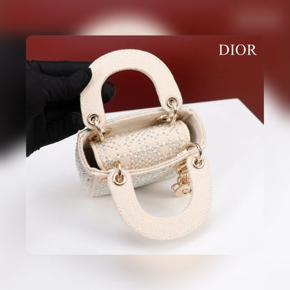 Anum Bags Detail
