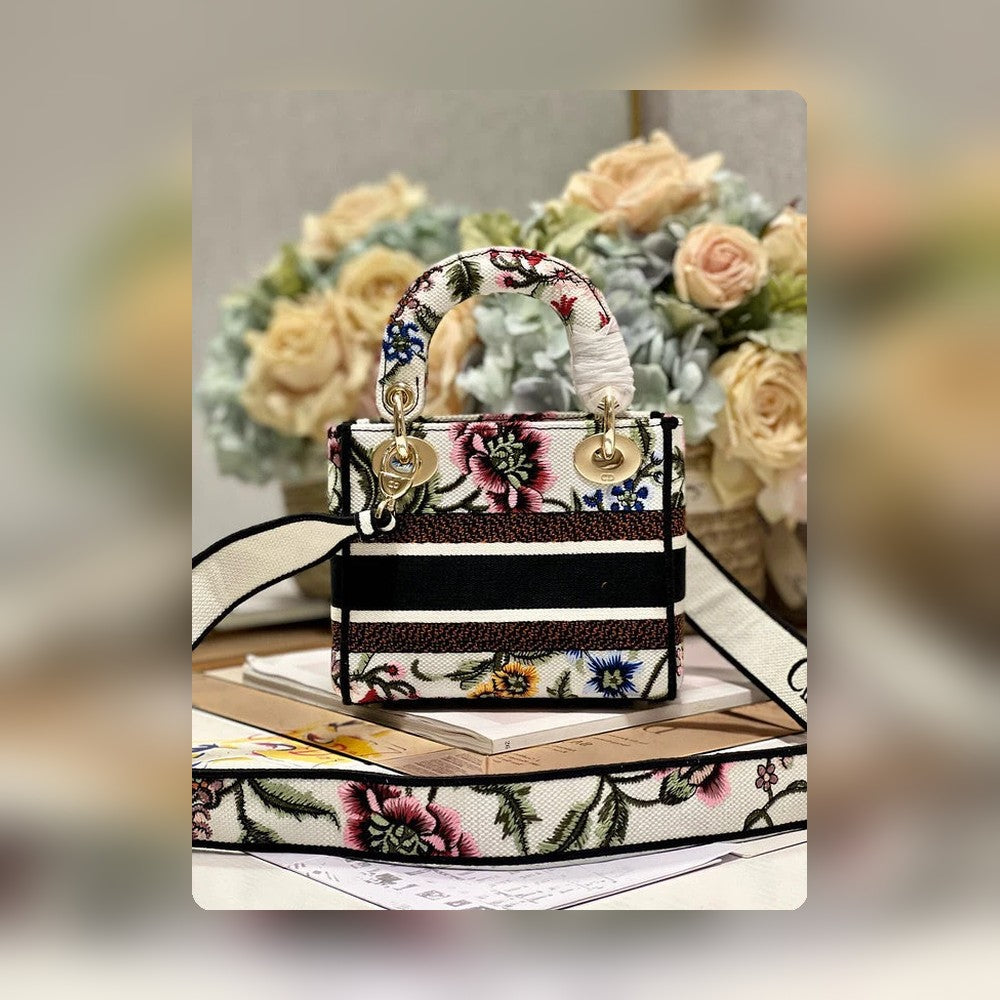 Anum Bags Detail