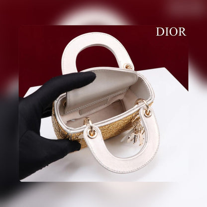 Anum Bags Detail