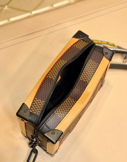 Anum Bags Detail