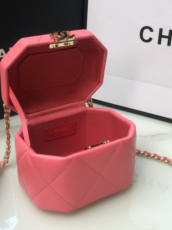Anum Bags Detail