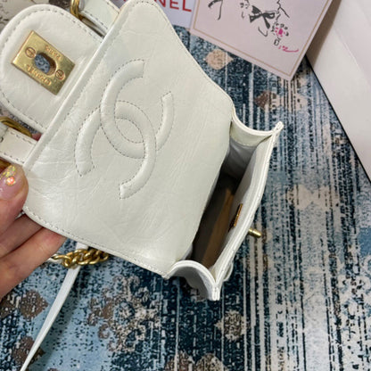 Anum Bags Detail