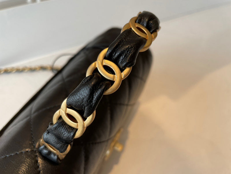 Anum Bags Detail