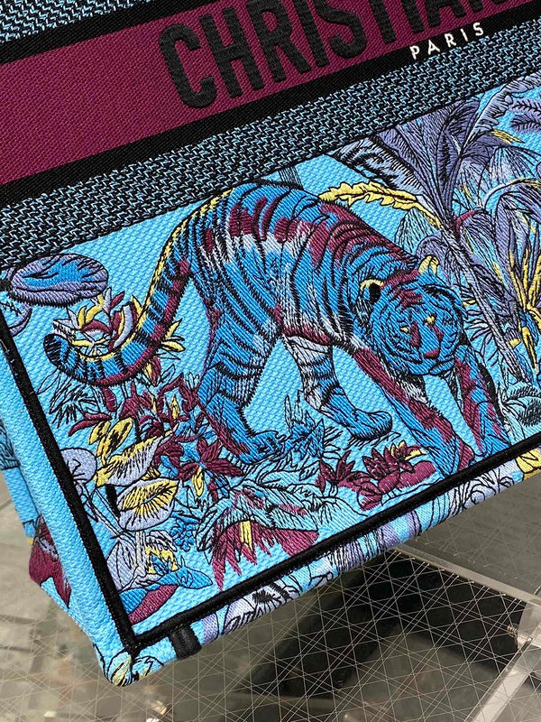 Anum Bags Detail