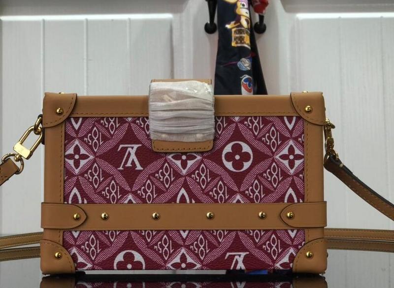 Anum Bags Detail