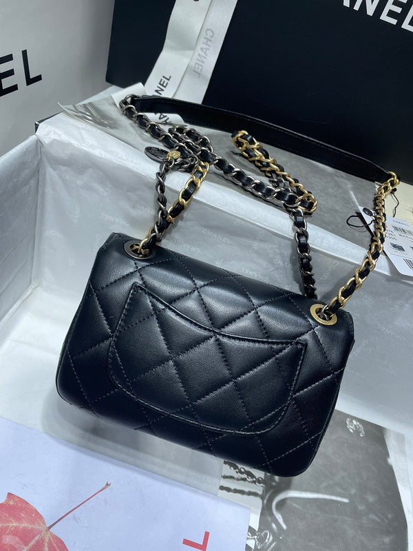 Anum Bags Detail