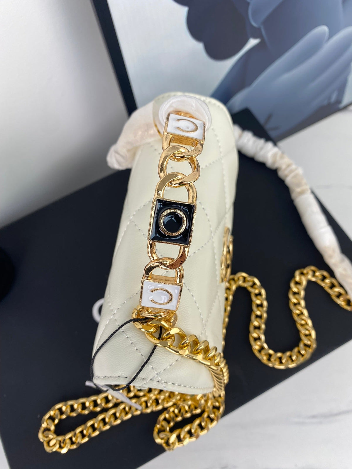 Anum Bags Detail