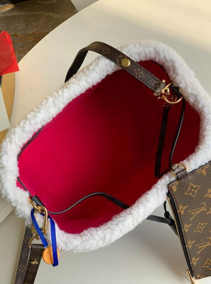 Anum Bags Detail