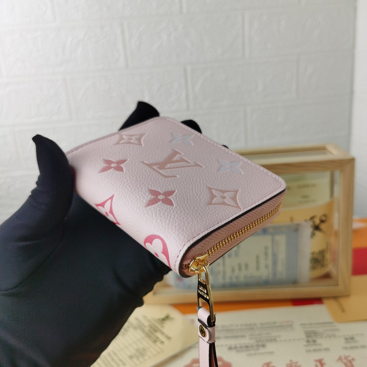 Anum Bags Detail