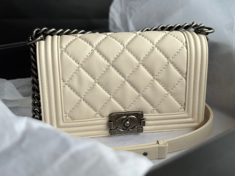 Anum Bags Detail