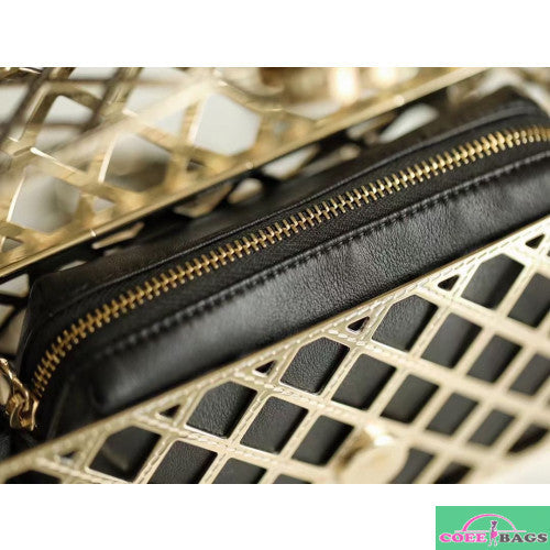 Anum Bags Detail