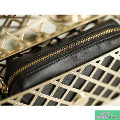 Anum Bags Detail