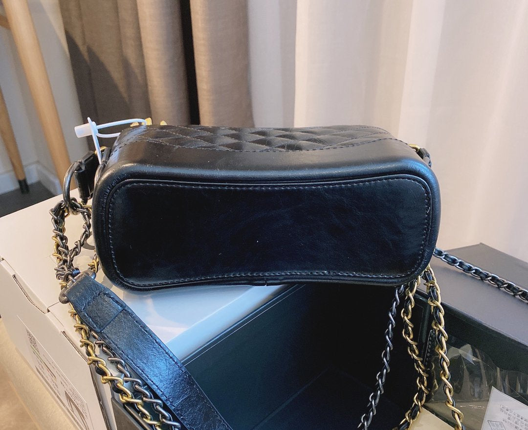 Anum Bags Detail