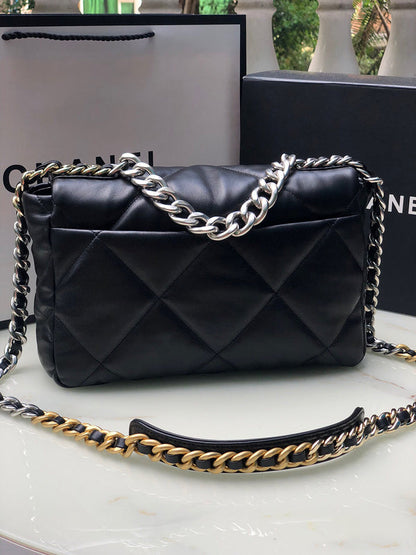 Anum Bags Detail