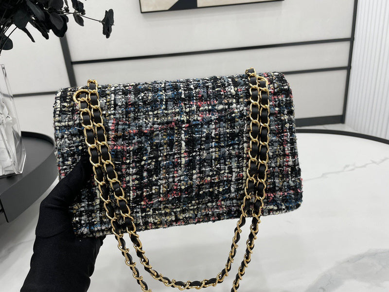 Anum Bags Detail