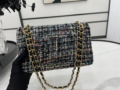 Anum Bags Detail