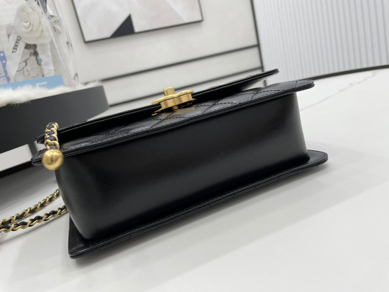 Anum Bags Detail