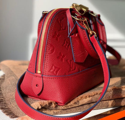 Anum Bags Detail