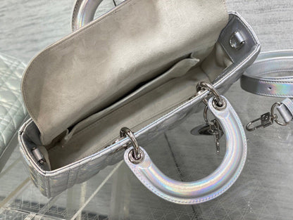 Anum Bags Detail