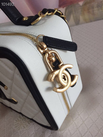 Anum Bags Detail