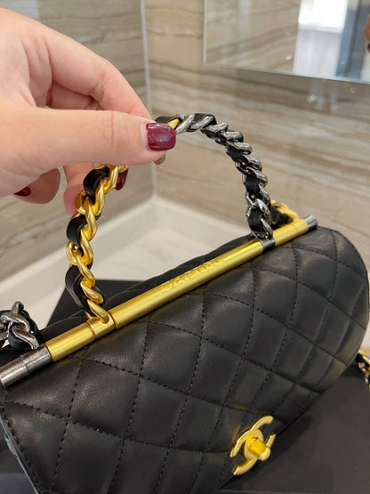 Anum Bags Detail