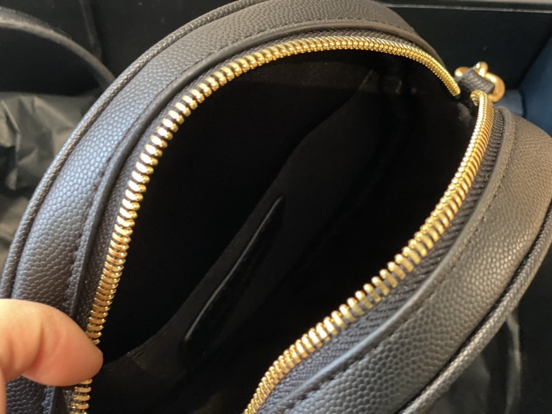 Anum Bags Detail