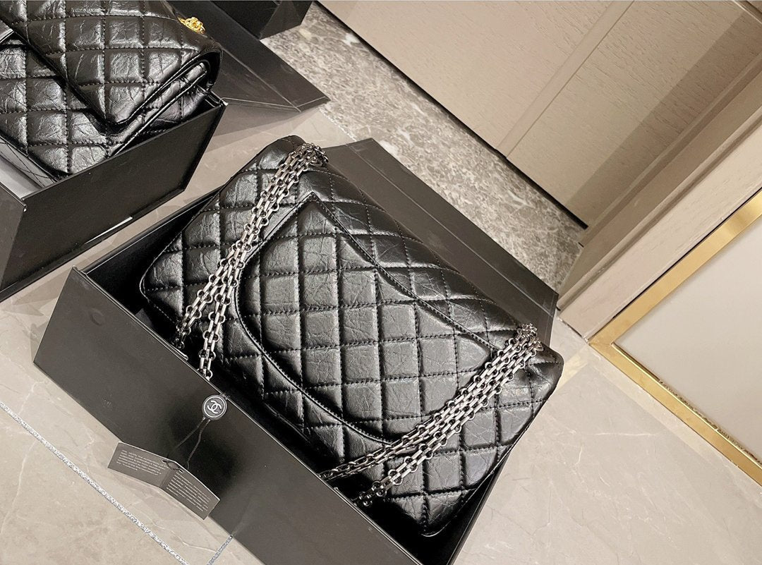 Anum Bags Detail