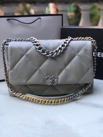 Anum Bags Detail