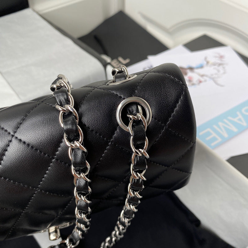 Anum Bags Detail