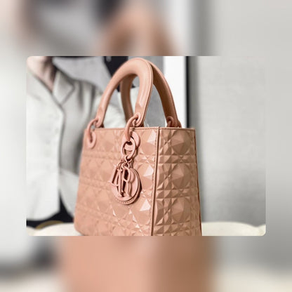 Anum Bags Detail