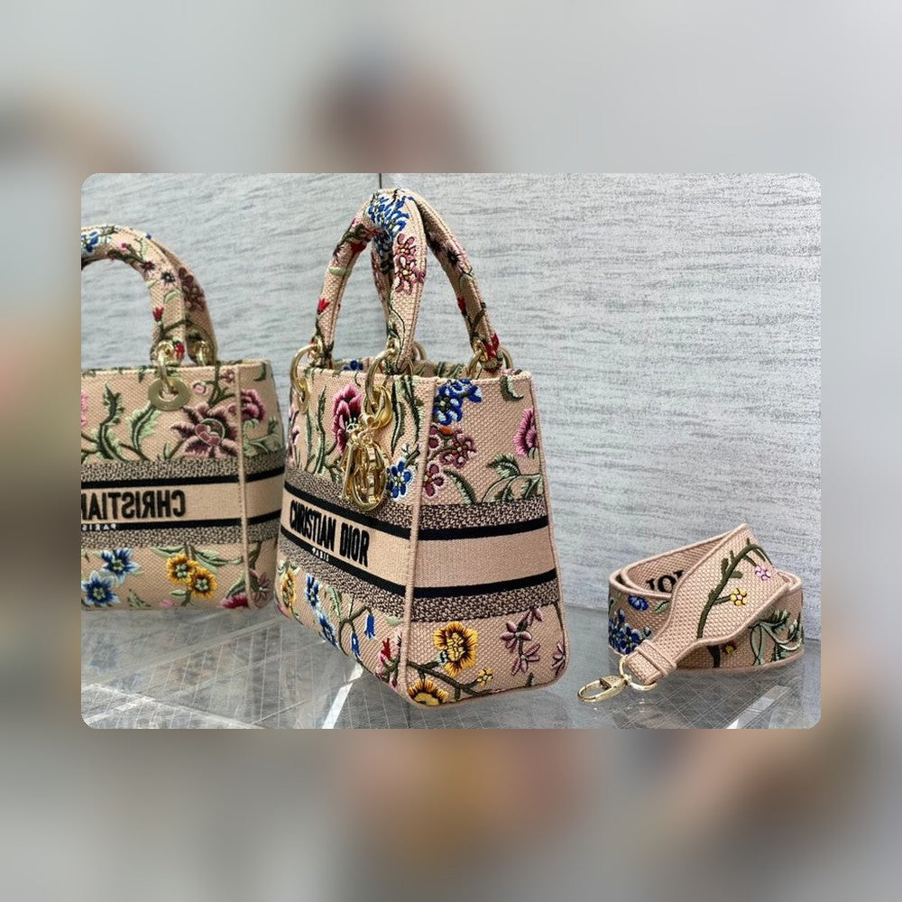 Anum Bags Detail