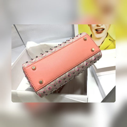 Anum Bags Detail