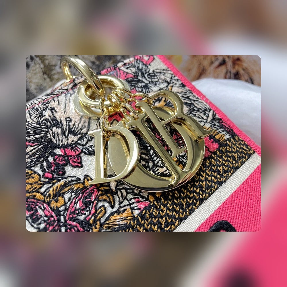 Anum Bags Detail