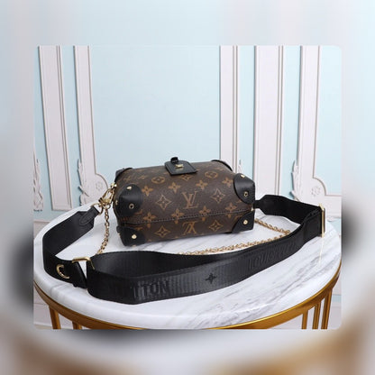 Anum Bags Detail