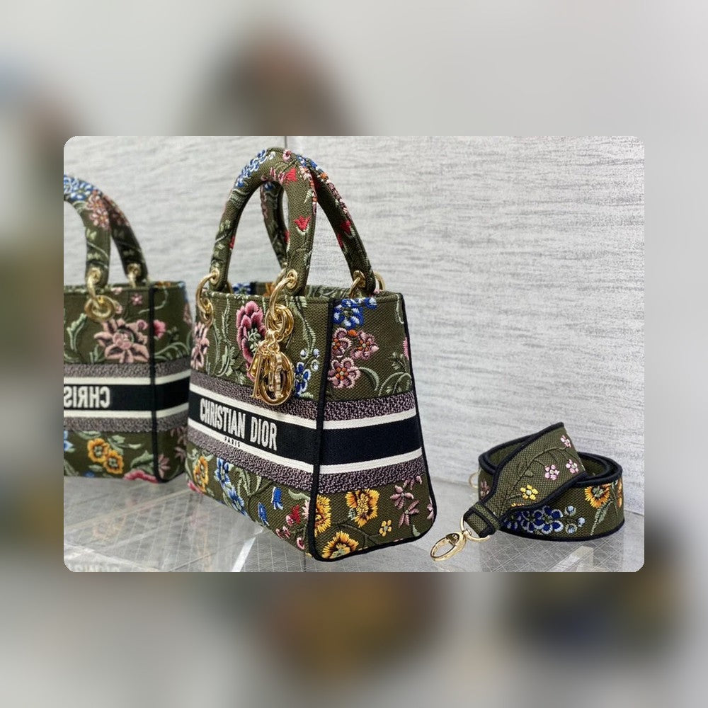 Anum Bags Detail