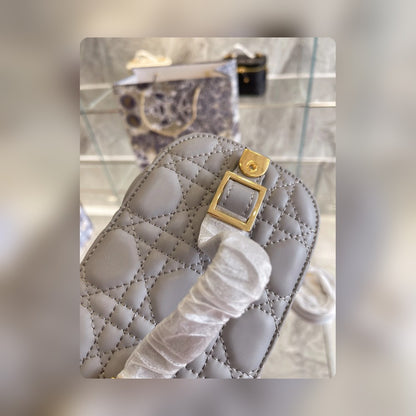 Anum Bags Detail