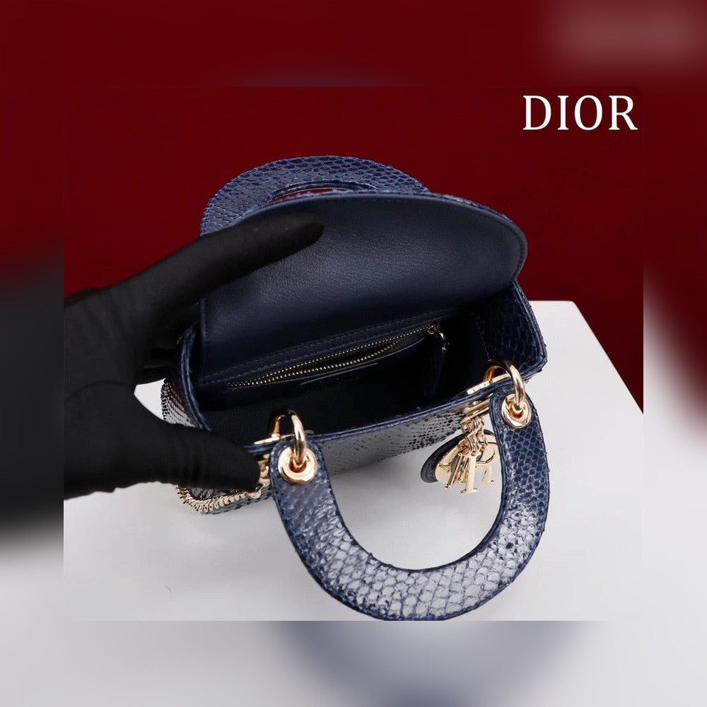 Anum Bags Detail