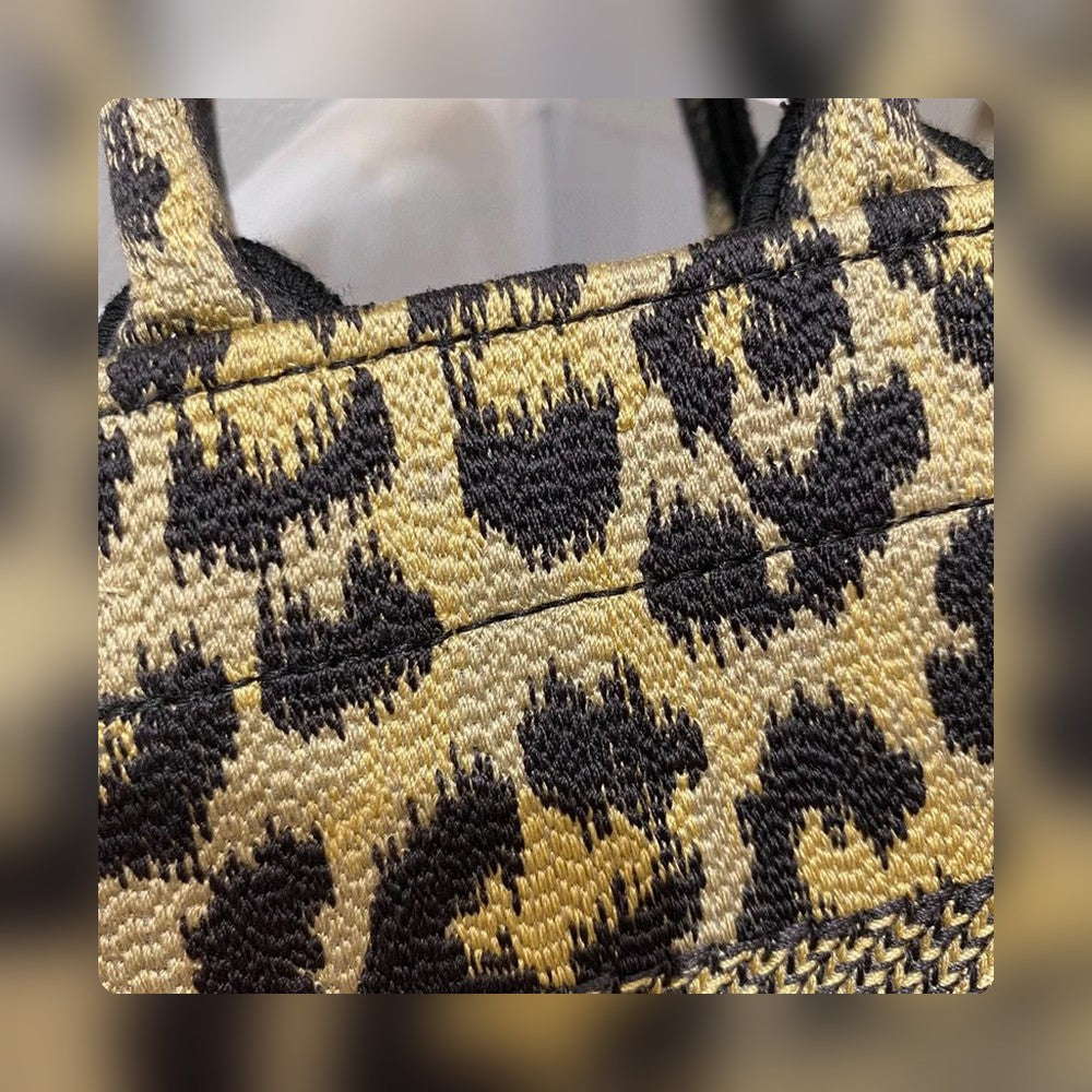 Anum Bags Detail