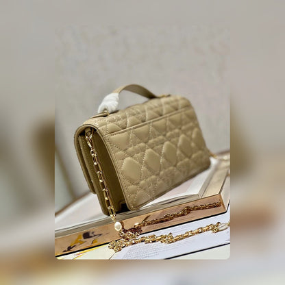 Anum Bags Detail