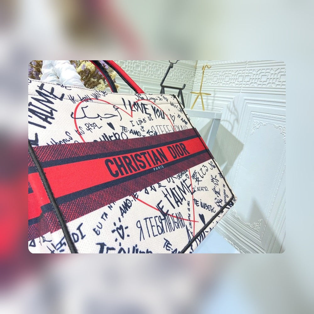 Anum Bags Detail