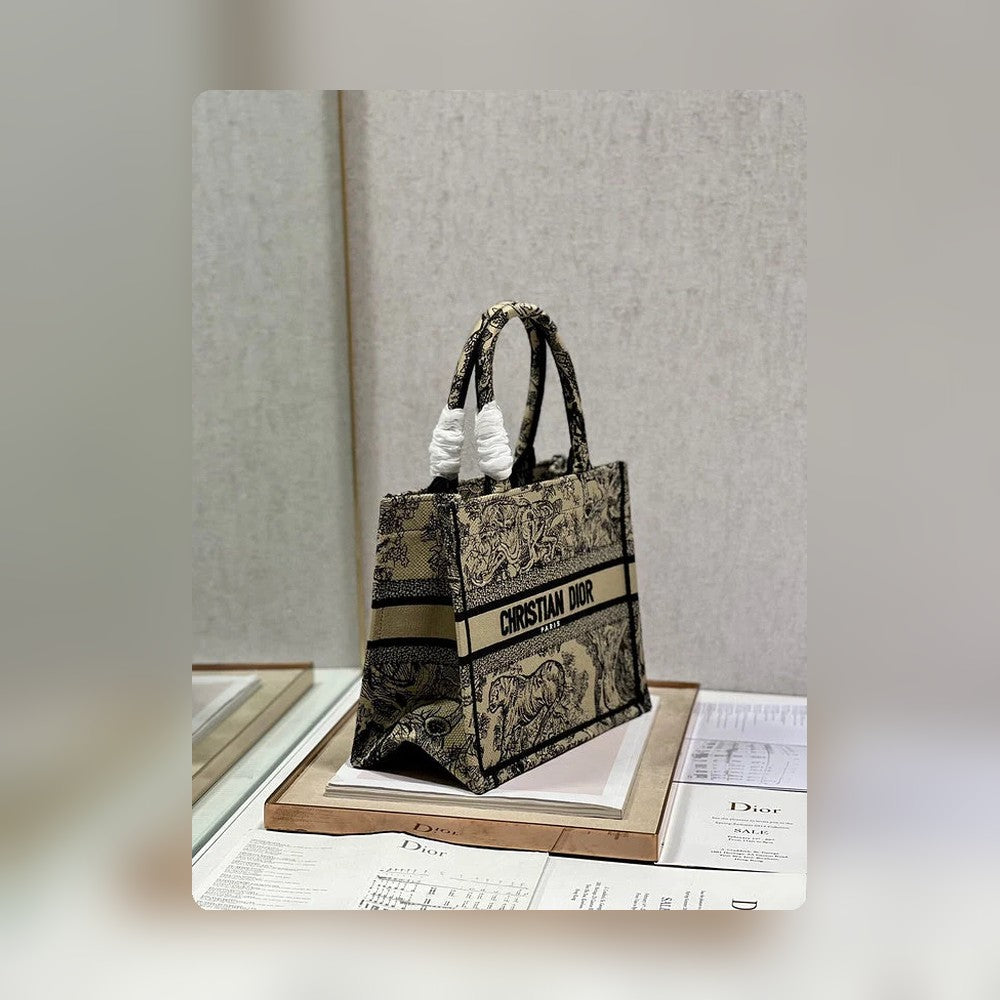 Anum Bags Detail
