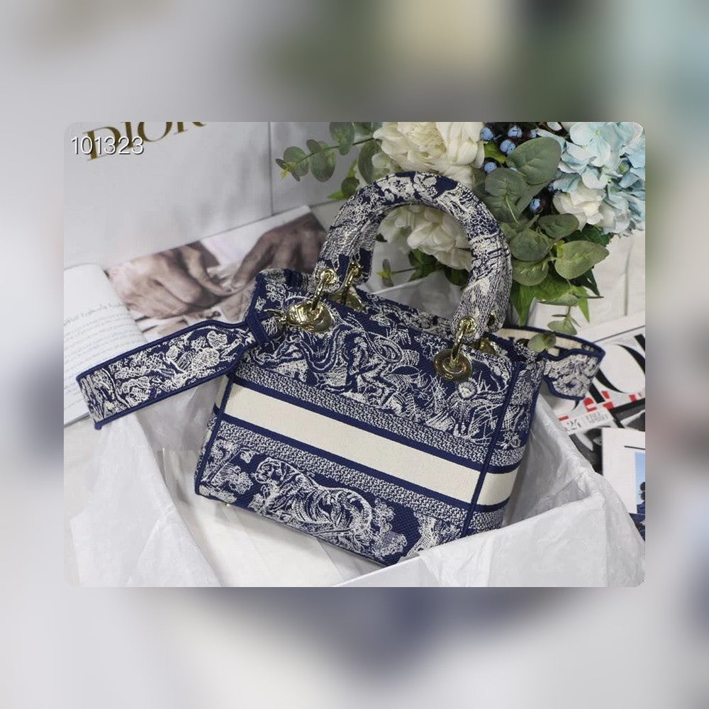 Anum Bags Detail