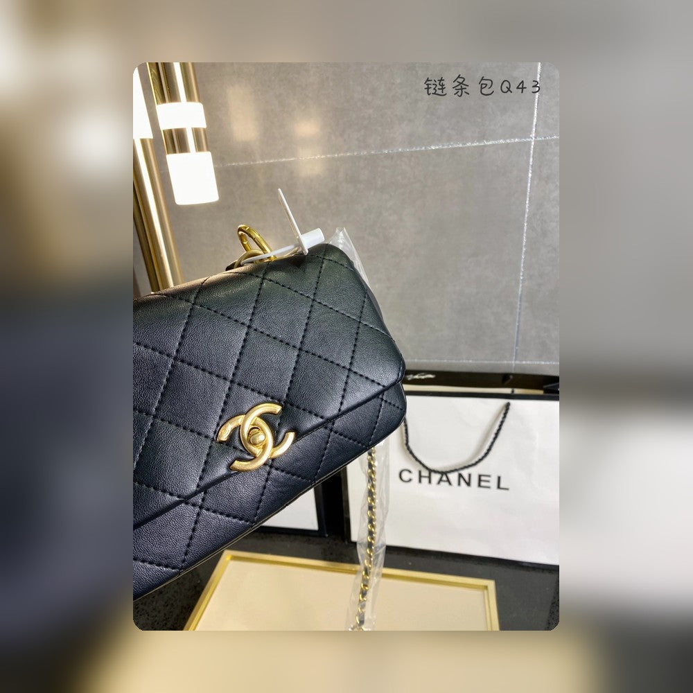 Anum Bags Detail