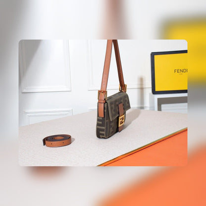 Anum Bags Detail