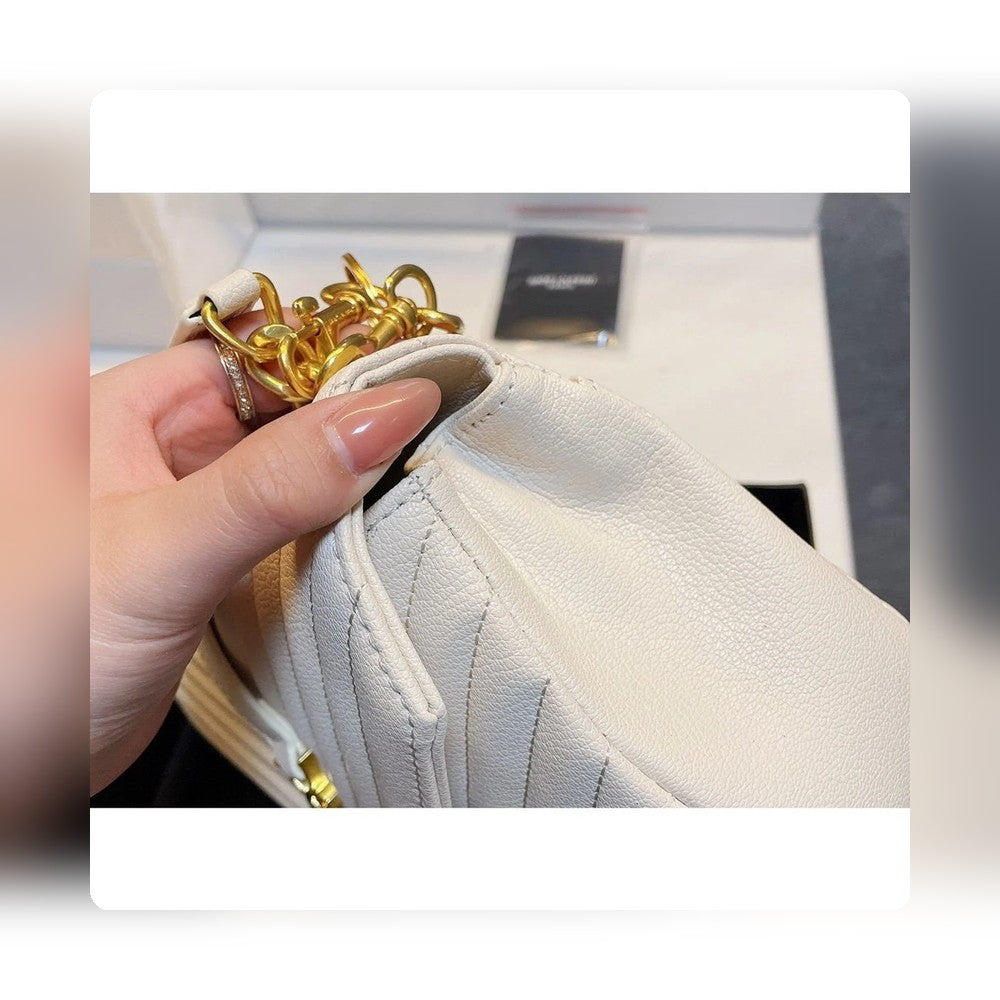 Anum Bags Detail