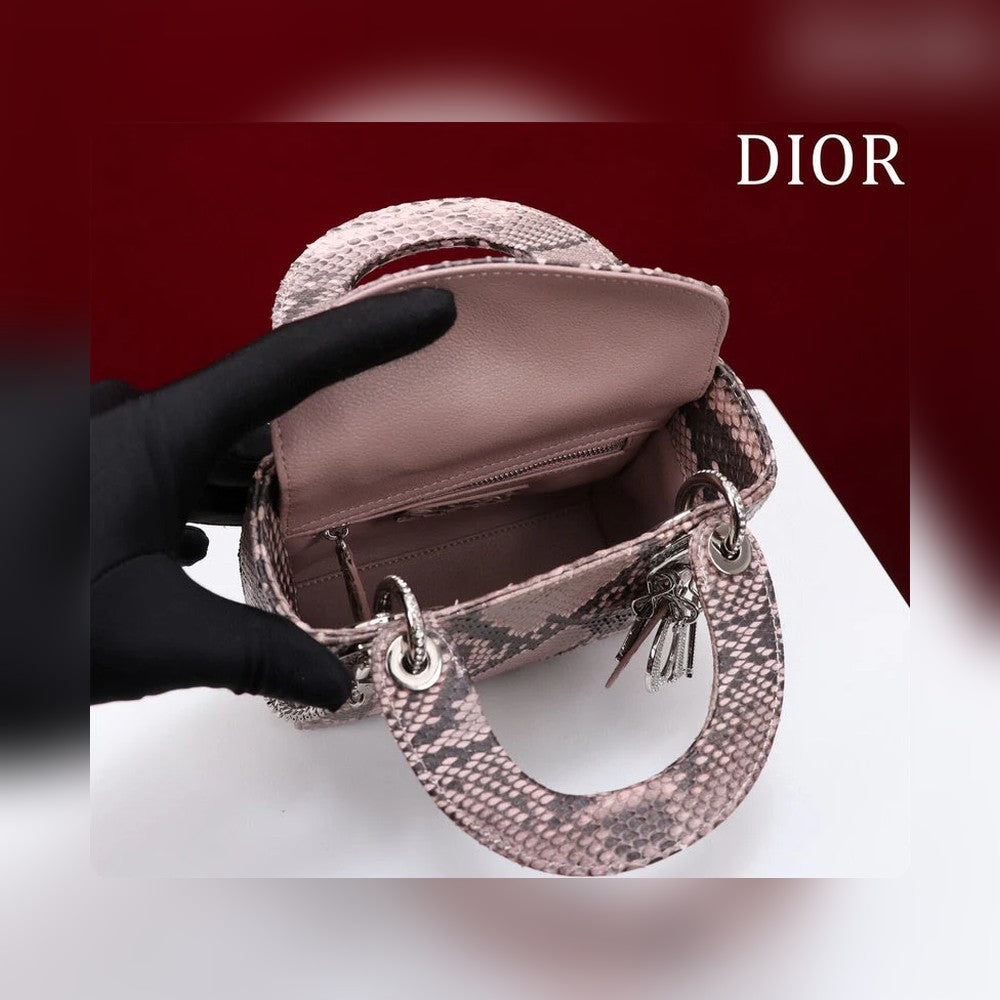 Anum Bags Detail